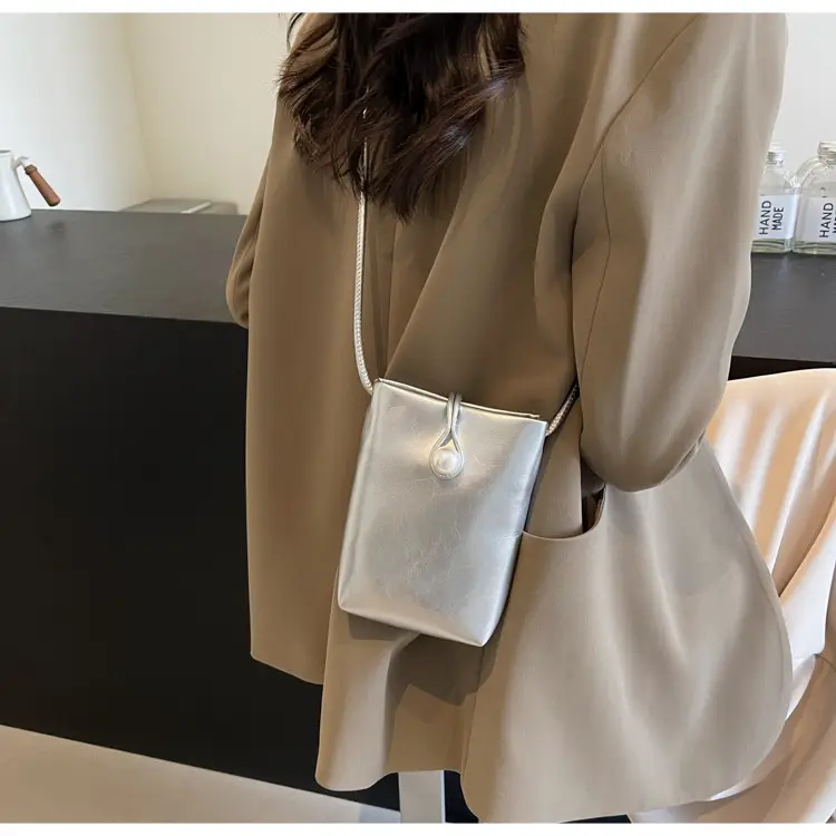 Red Mini Phone Bag for Women 2025 — feature 13