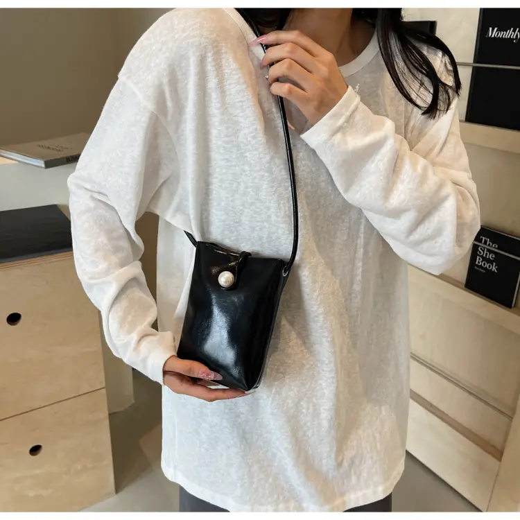 Red Mini Phone Bag for Women 2025 — feature 19