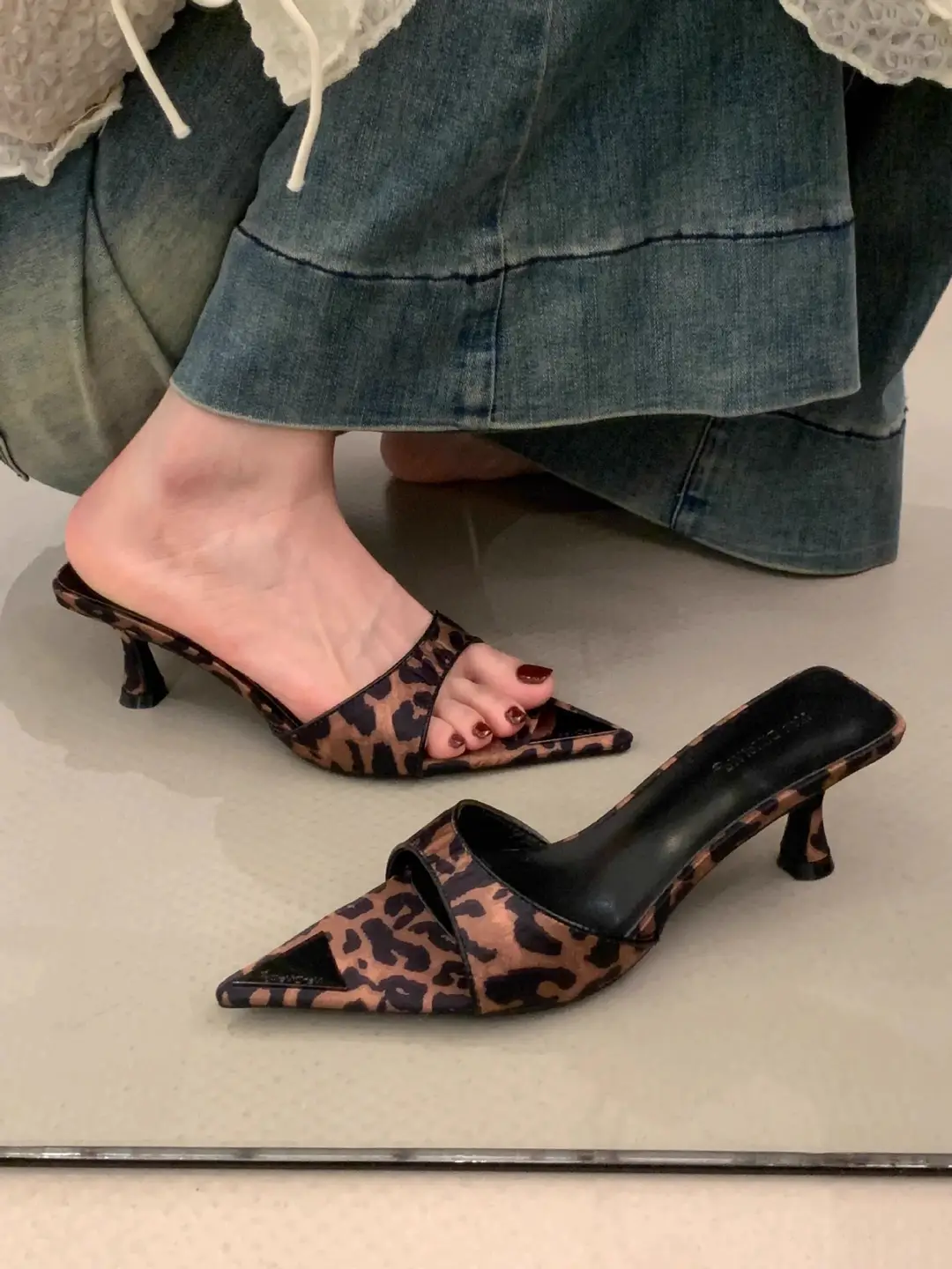 European and American 2026 Summer New Style Pointed Toe Stiletto High Heels for Women, Leopard Print Sexy Rhinestone High Heel Sandals — feature 5