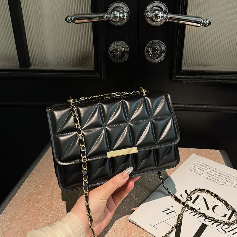 Pink Quilted Chain Shoulder Bag for Women 2025 - Image 5