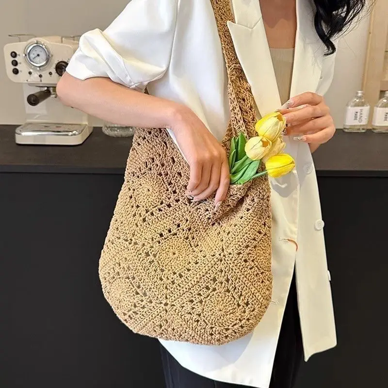 Women's Woven Shoulder Bag Large Capacity Lazy Style 2025 — feature 1
