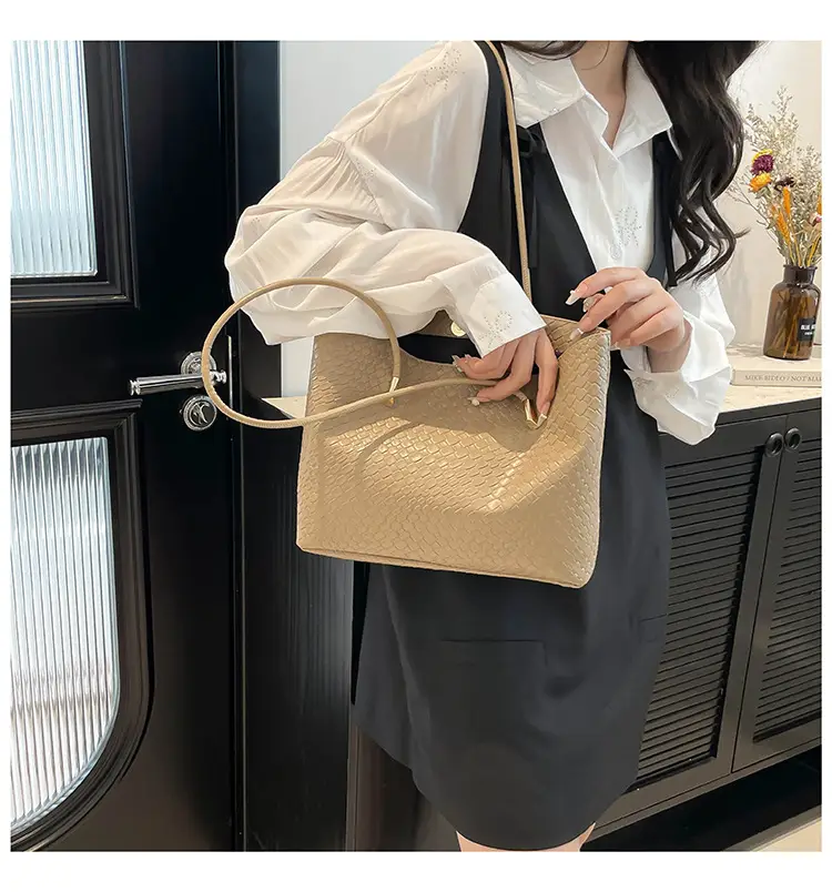 Women Textured Woven Shoulder Bag White 2025 — feature 14