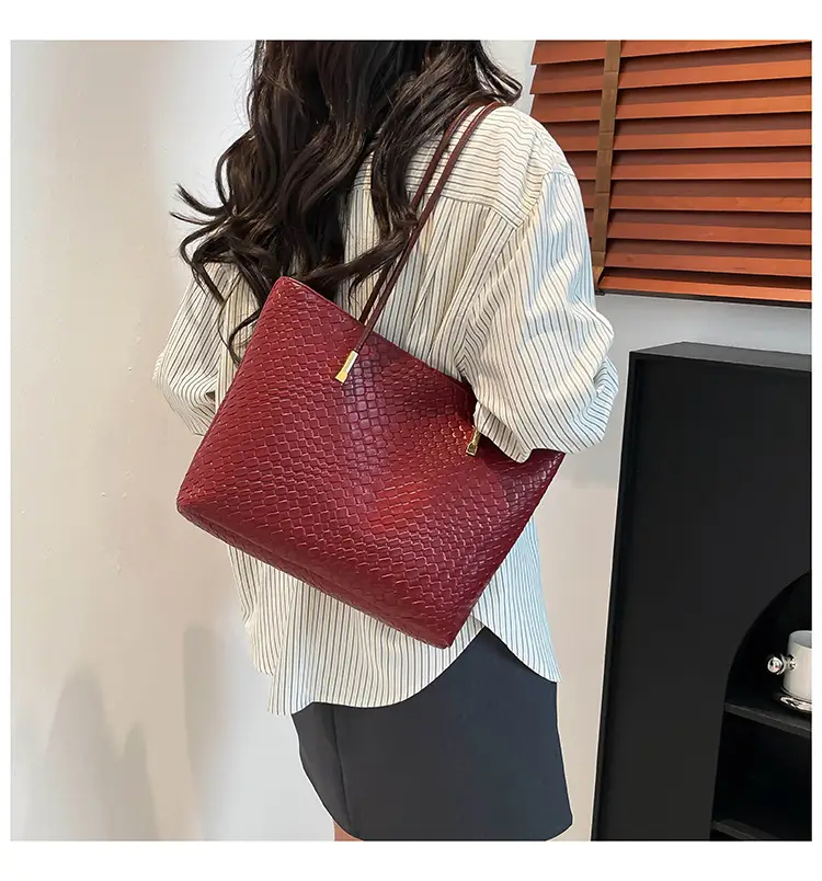Women Textured Woven Shoulder Bag White 2025 — feature 17