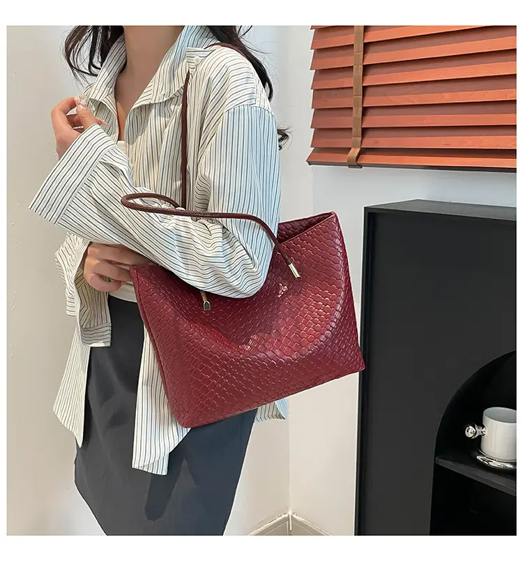 Women Textured Woven Shoulder Bag White 2025 — feature 18