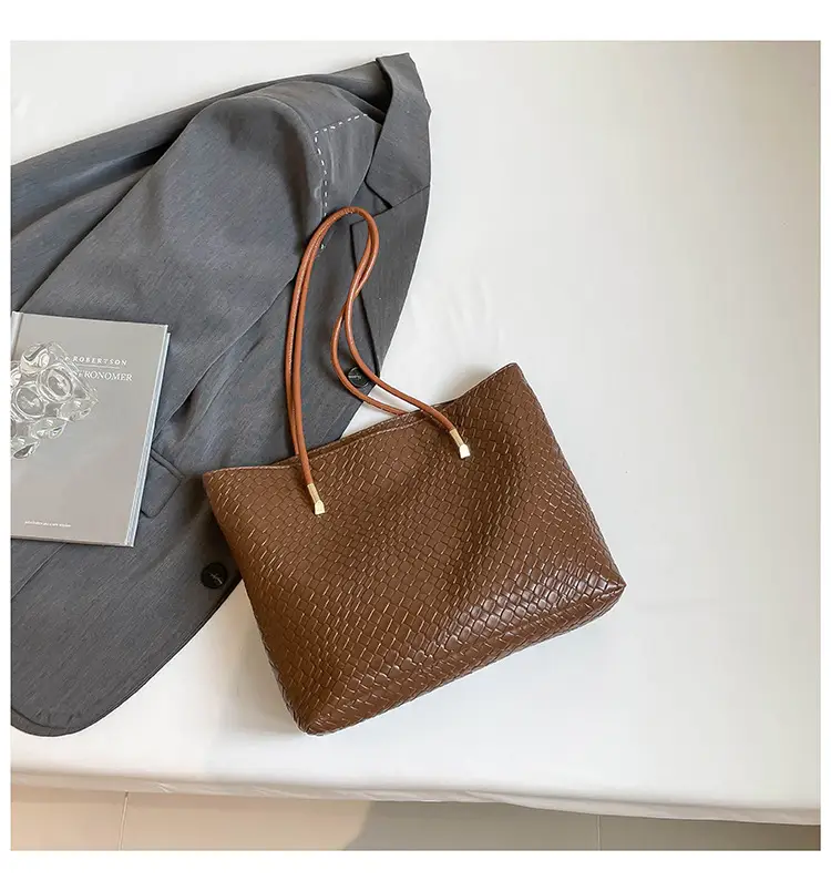 Women Textured Woven Shoulder Bag White 2025