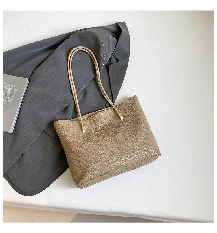Women Textured Woven Shoulder Bag White 2025