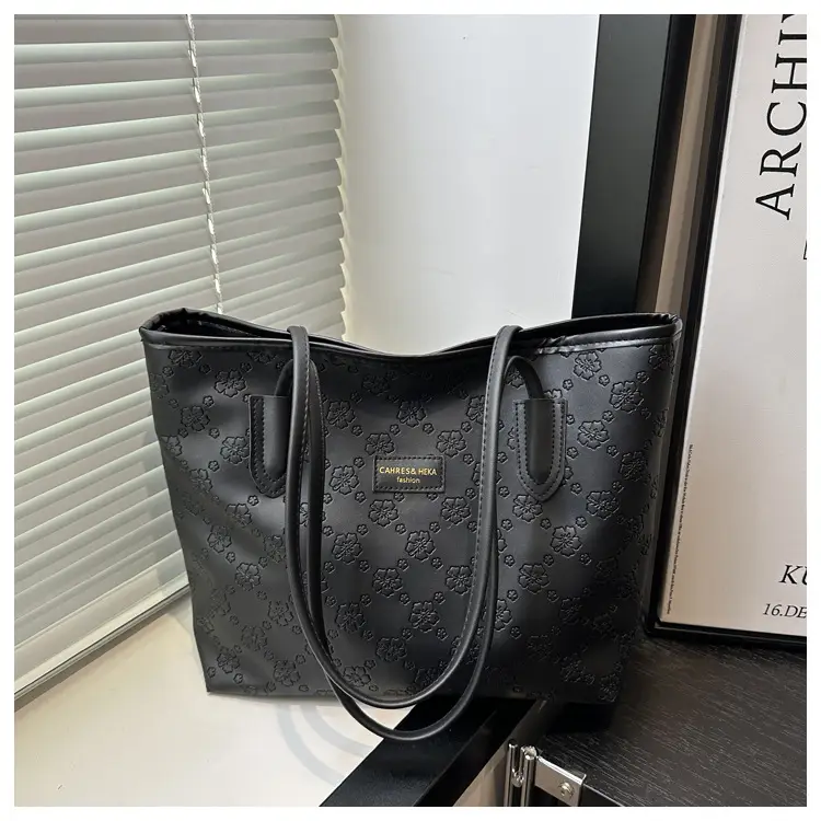 Women's Large Capacity Leather Shoulder Bag Brown 2025 — feature 10