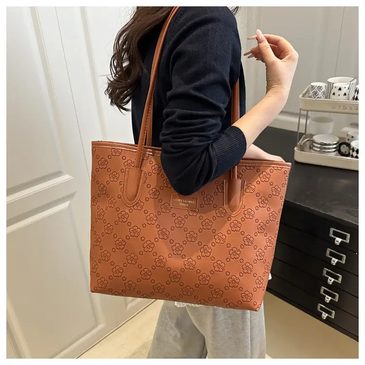 Women's Large Capacity Leather Shoulder Bag Brown 2025 — feature 16