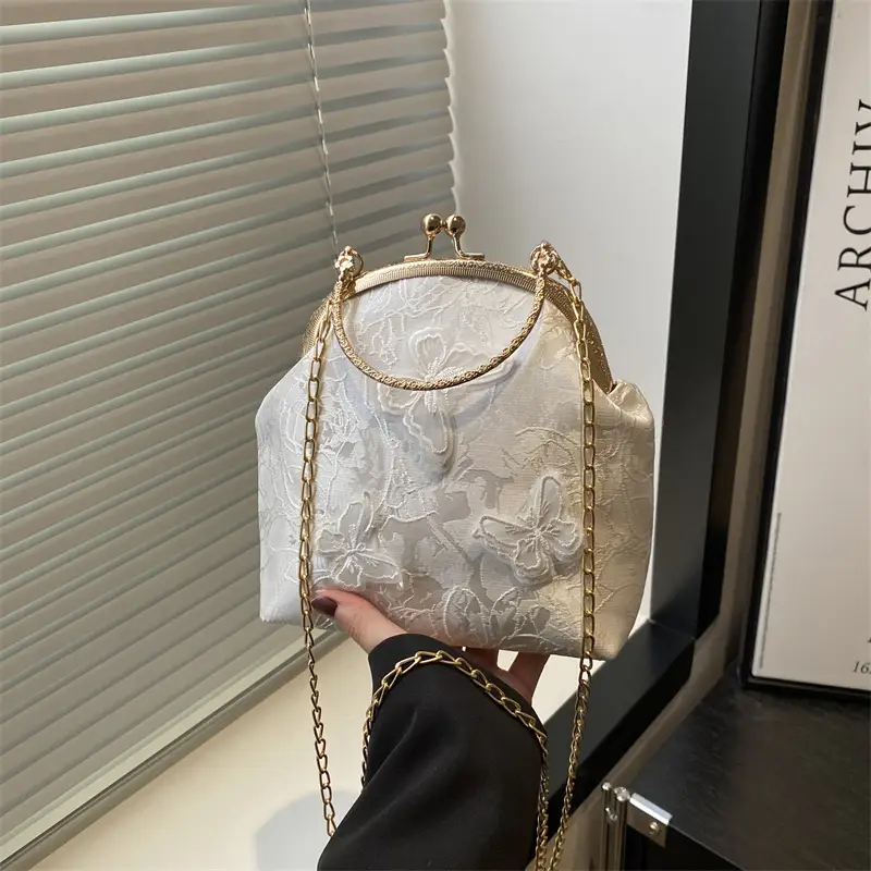 New Chinese Style Butterfly Cheongsam Bags 2025 - Image 8