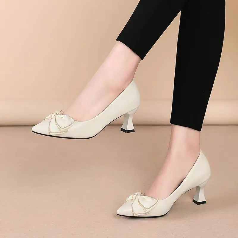 Thick-Heeled High Heels 2026 New Pointed-Toe Bow Shallow Work Shoes Women's Mid-Heel Mother's Shoes Commuting Flats