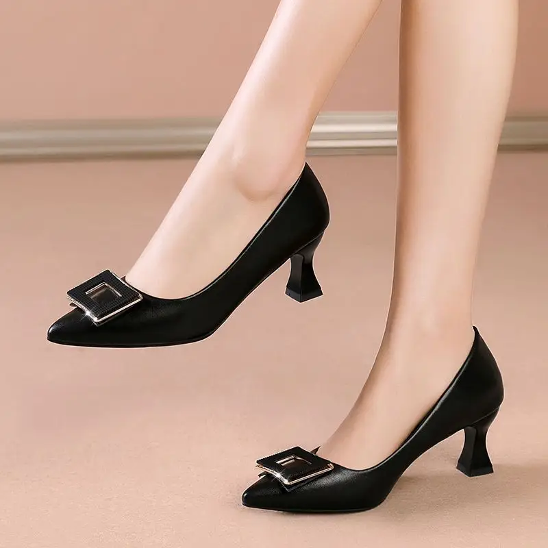 Black Pointed Heel Women's Wedding Shoes 2026 - Image 3