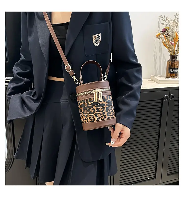Women's Contrast Stitching Shoulder Bags 2025 Spring New — feature 12