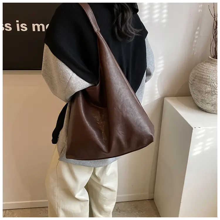 Brown Leather Tote Bag for Women Large Capacity Shoulder Bag — feature 25