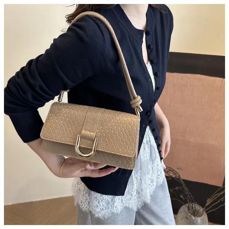 White Textured Shoulder Crossbody Bag for Women 2025 — feature 10
