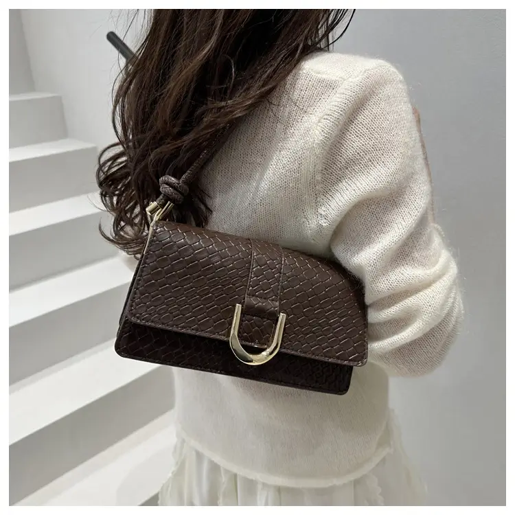 White Textured Shoulder Crossbody Bag for Women 2025 — feature 12