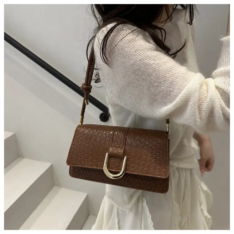 White Textured Shoulder Crossbody Bag for Women 2025 — feature 15