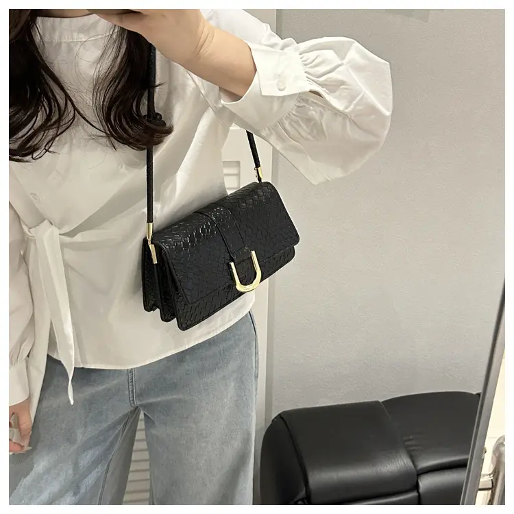 White Textured Shoulder Crossbody Bag for Women 2025 — feature 17