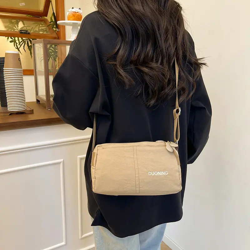 New Nylon Crossbody Bag Large Capacity Solid Color - Image 5