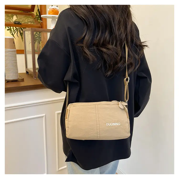 New Nylon Crossbody Bag Large Capacity Solid Color — feature 10
