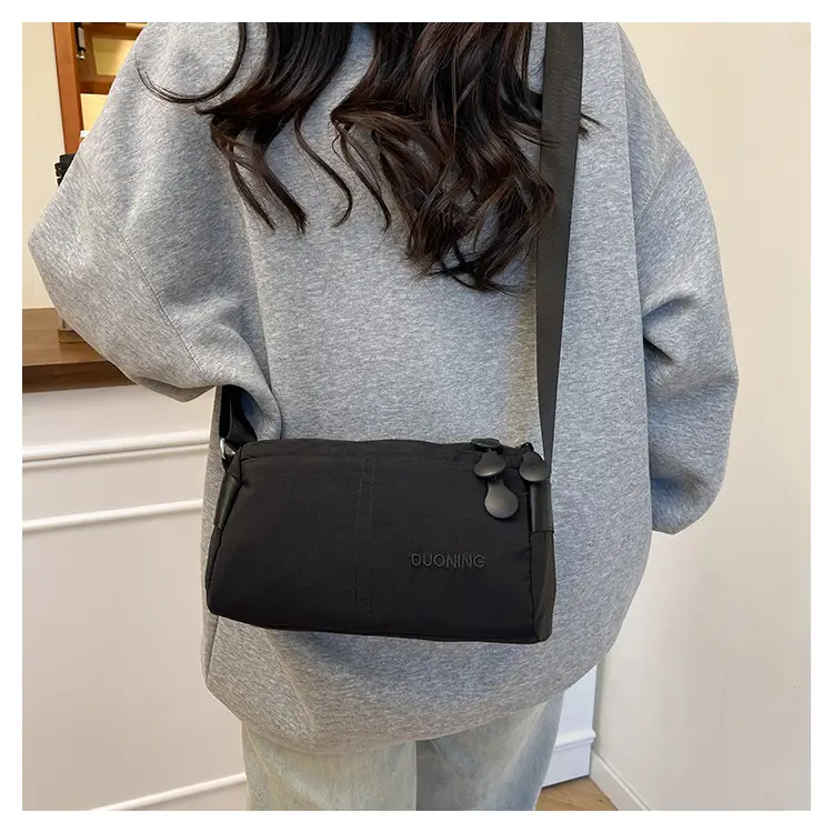 New Nylon Crossbody Bag Large Capacity Solid Color — feature 14