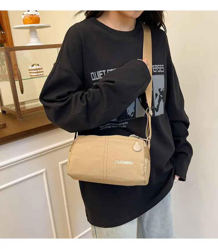 New Nylon Crossbody Bag Large Capacity Solid Color — feature 2