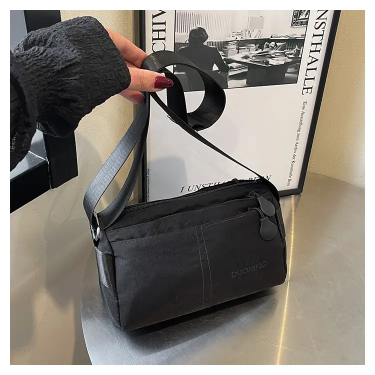 New Nylon Crossbody Bag Large Capacity Solid Color — feature 20