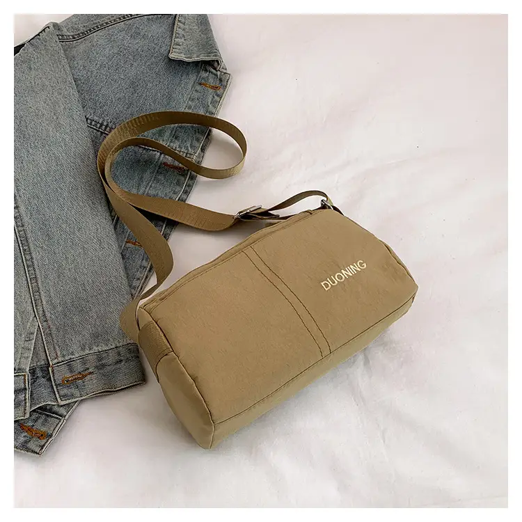 New Nylon Crossbody Bag Large Capacity Solid Color — feature 21