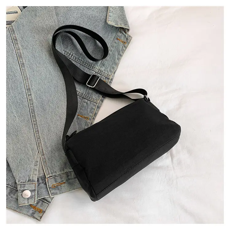 New Nylon Crossbody Bag Large Capacity Solid Color — feature 22