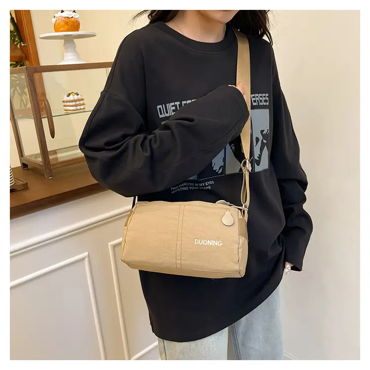 New Nylon Crossbody Bag Large Capacity Solid Color — feature 9
