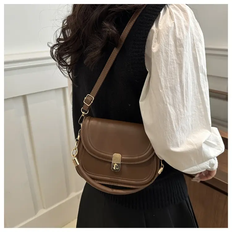 Red Korean Style Square Bag for Women 2025 — feature 12