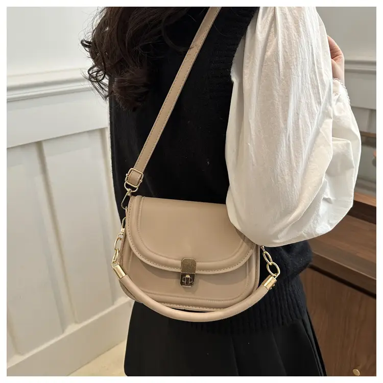 Red Korean Style Square Bag for Women 2025 — feature 16