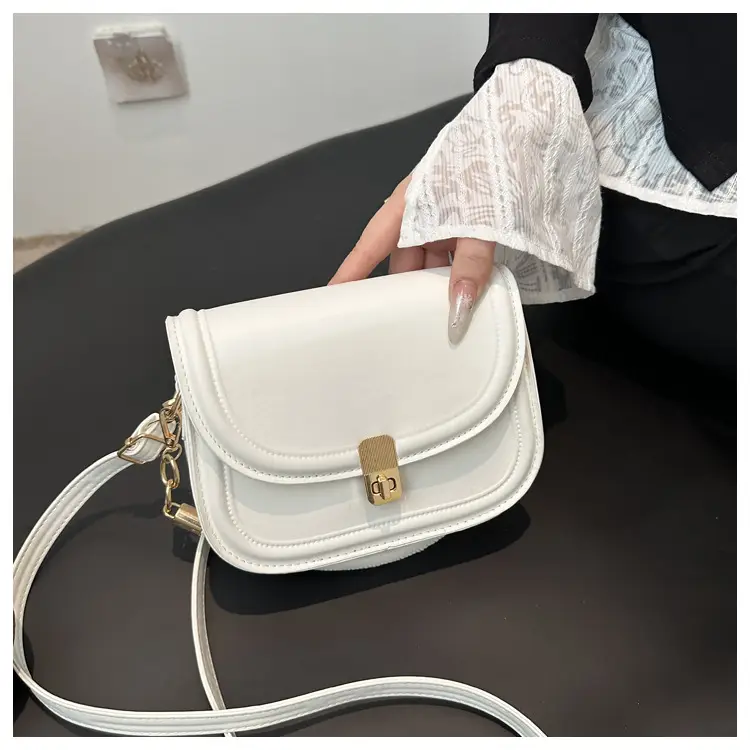 Red Korean Style Square Bag for Women 2025 — feature 18