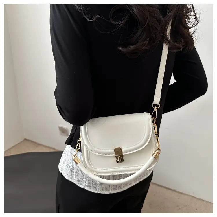 Red Korean Style Square Bag for Women 2025 — feature 20