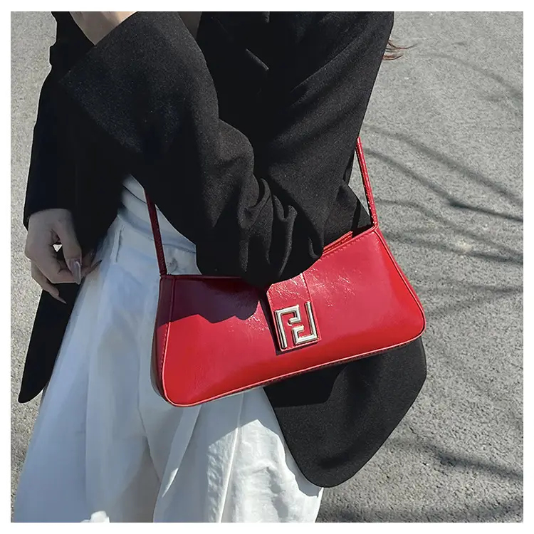 White F-Hook Shoulder Bag for Women 2025 — feature 18