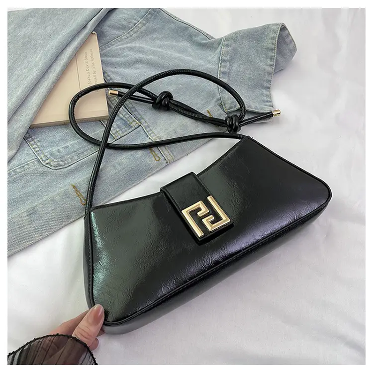 White F-Hook Shoulder Bag for Women 2025 — feature 25