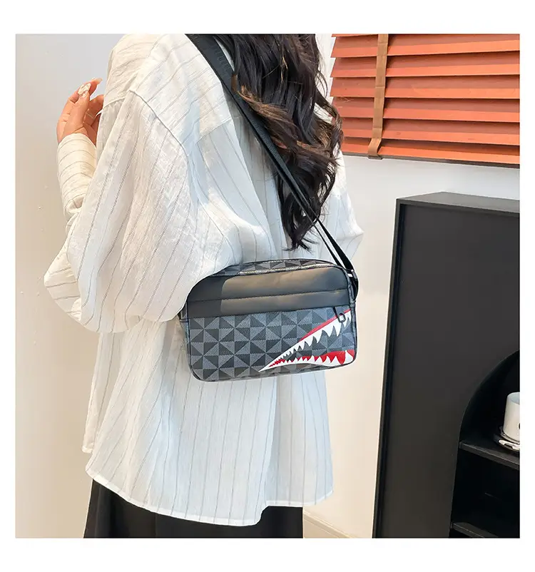 2025 Spring Shoulder Bag with Retro Print & Mobile Cover — feature 18