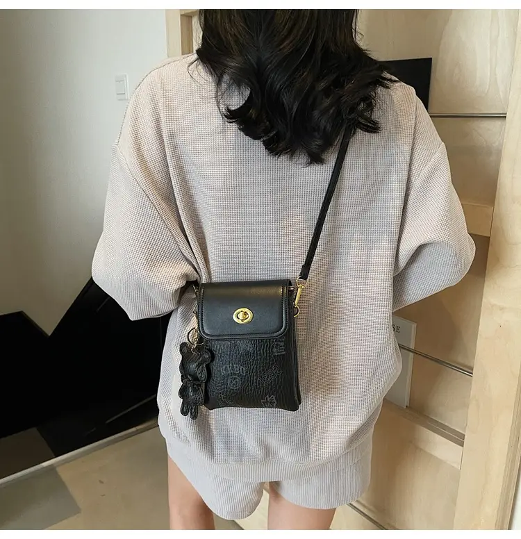 Korean Bear Crossbody Bag for Women Mini Mobile Bag — feature 23