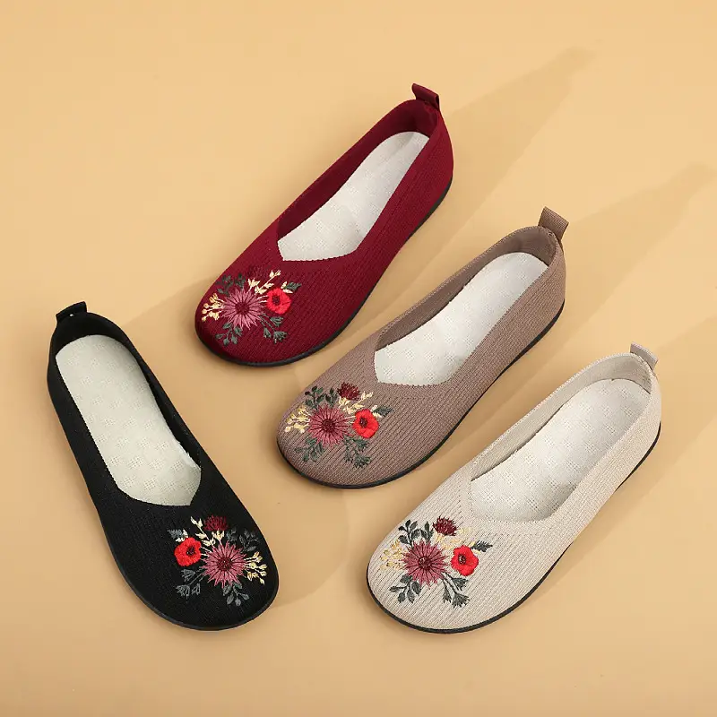 New Spring and Autumn Old Beijing Cloth Shoes Women's Single Shoes Non-slip Soft Sole Comfortable Middle-aged and Elderly Embroidered Fly-woven Breathable Single Shoes — feature 3