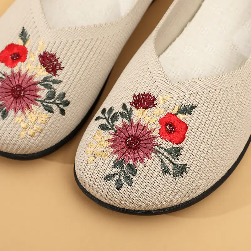 New Spring and Autumn Old Beijing Cloth Shoes Women's Single Shoes Non-slip Soft Sole Comfortable Middle-aged and Elderly Embroidered Fly-woven Breathable Single Shoes — feature 9