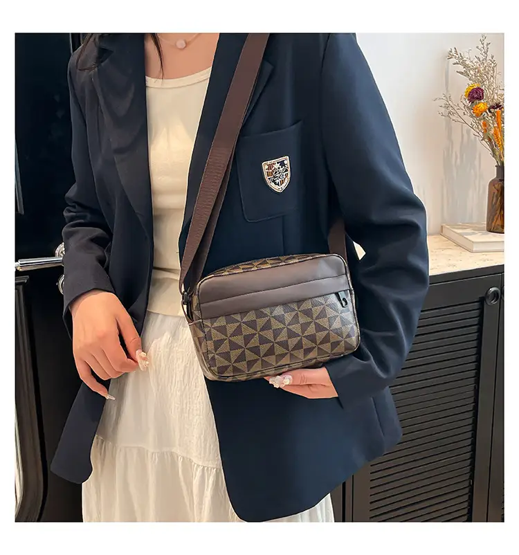 2025 Women's Black Geometric Crossbody Bag with Mobile Phone Holder — feature 10