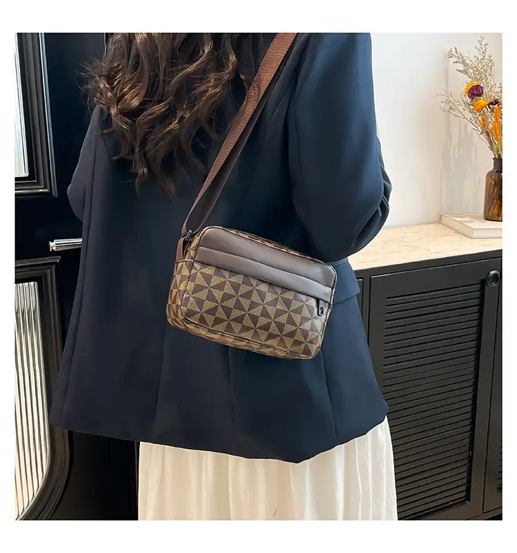 2025 Women's Black Geometric Crossbody Bag with Mobile Phone Holder — feature 11