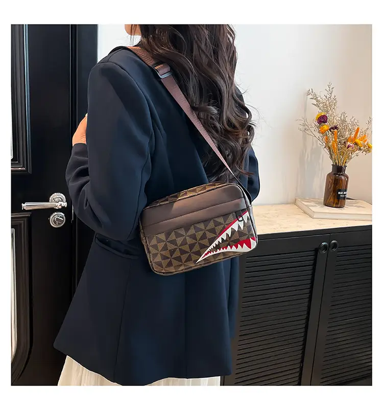 2025 Women's Black Geometric Crossbody Bag with Mobile Phone Holder — feature 13