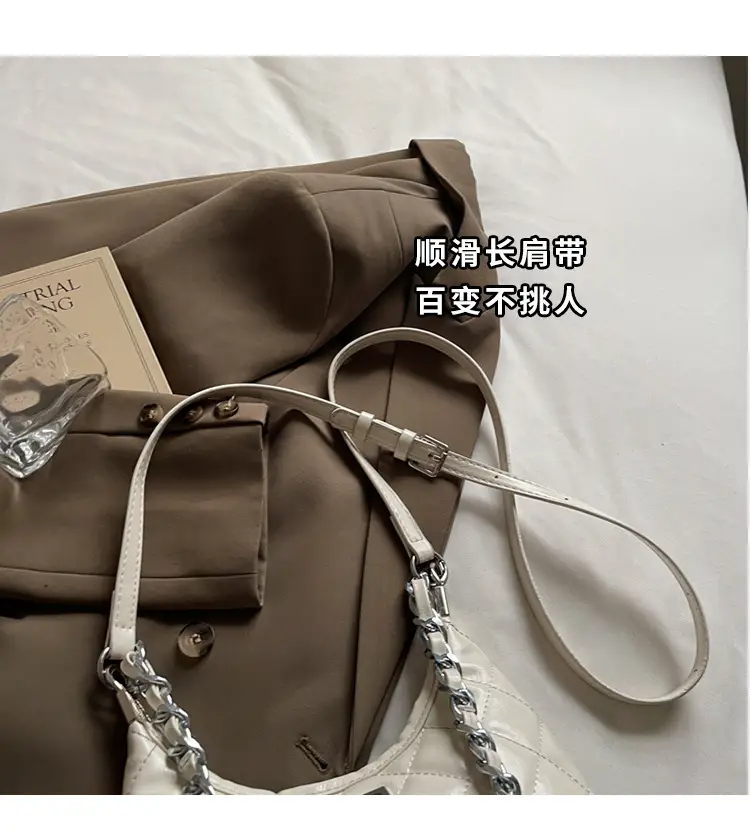 Retro Quilted Chain Bucket Bag for Women — feature 3
