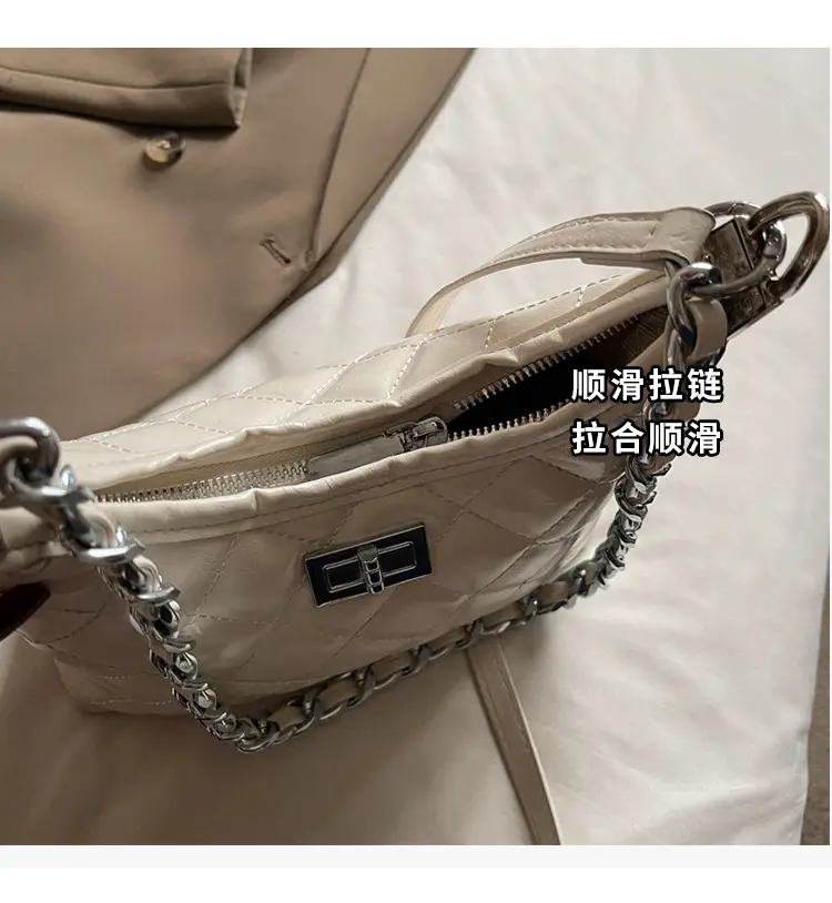 Retro Quilted Chain Bucket Bag for Women — feature 5