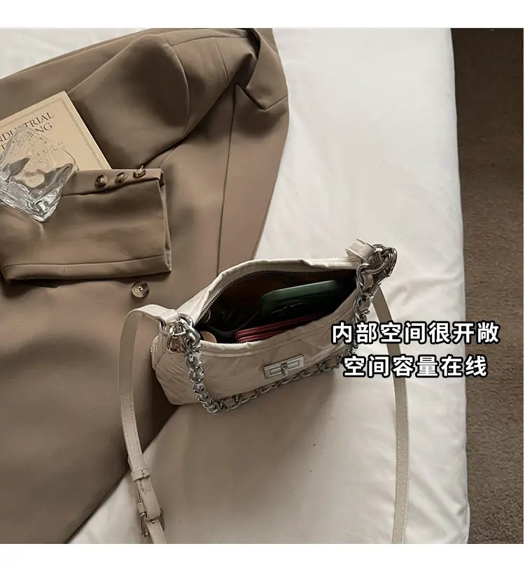 Retro Quilted Chain Bucket Bag for Women — feature 7