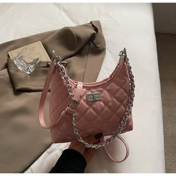 Retro Quilted Chain Bucket Bag for Women - Image 3