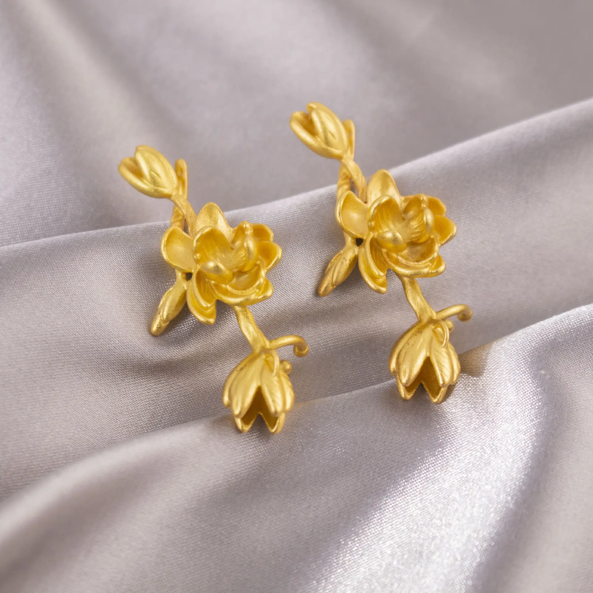 Luxury Gold Earrings for Women Elegant High End Fashion