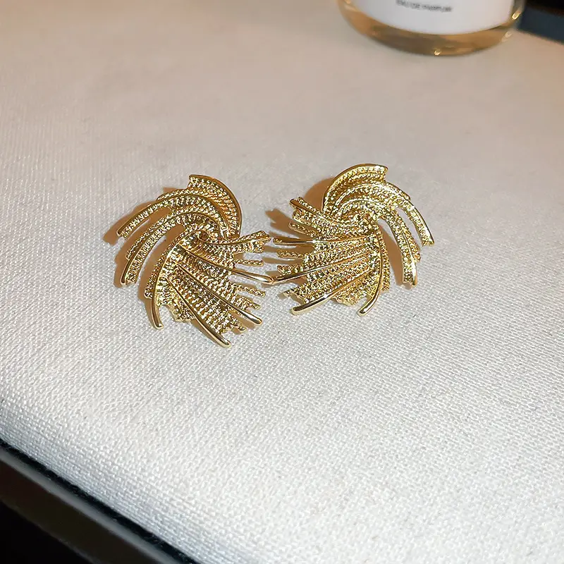 Luxury Gold Earrings for Women Elegant High End Fashion