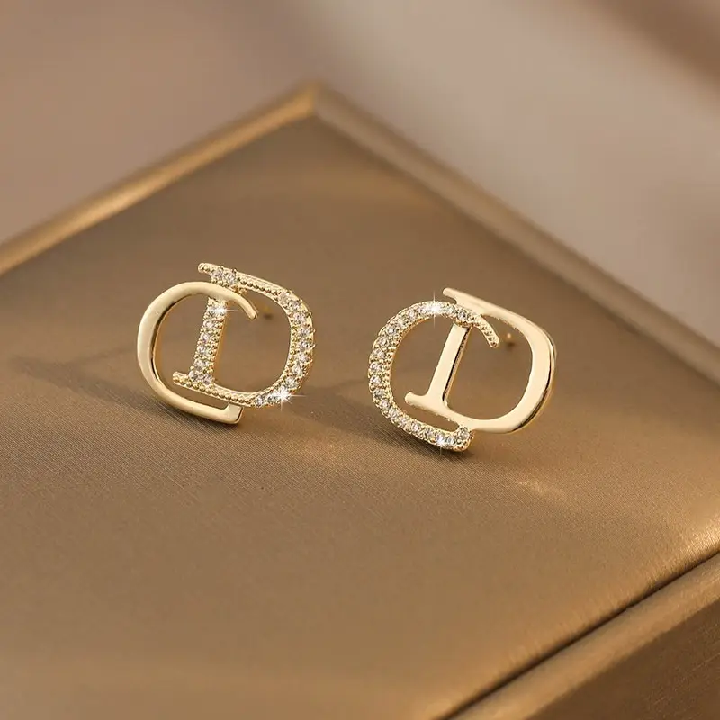Luxury Gold Earrings for Women Elegant High End Fashion