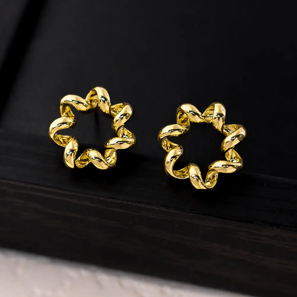 Luxury Gold Earrings for Women Elegant High End Fashion